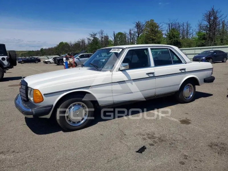 1983 Mercedes Benz 240 фото