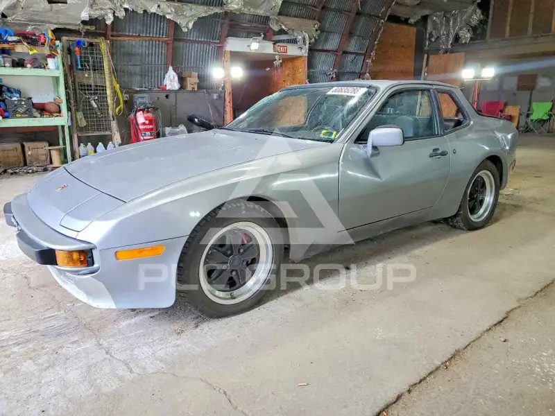 1983 Porsche 944 фото