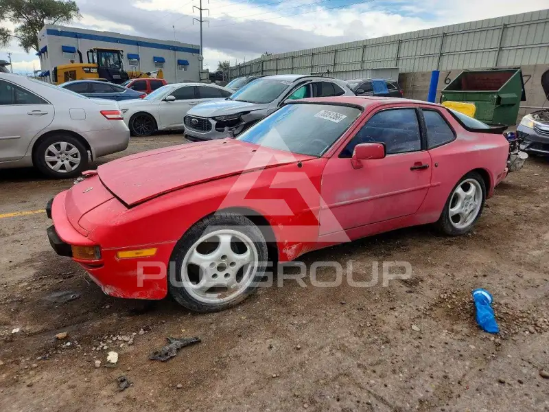 1985 Porsche 944 photo