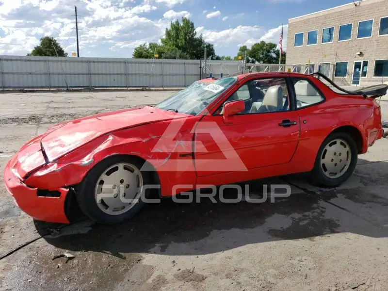 1986 Porsche 944 photo