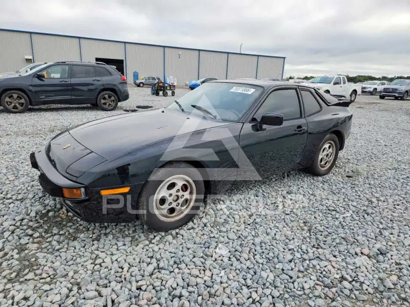 1987 Porsche 944 photo