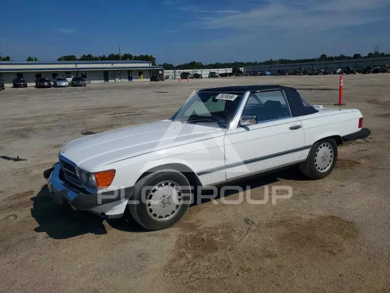 1989 Mercedes Benz 560 photo