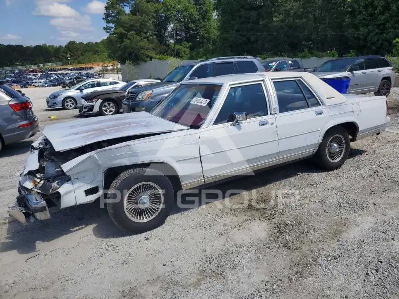 1989 Ford CROWN photo