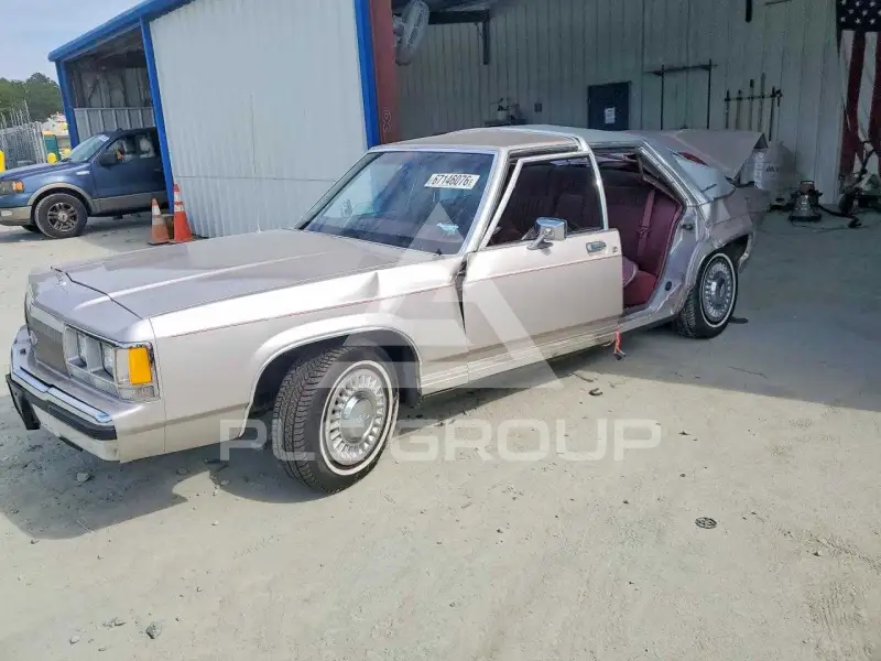 1991 Ford CROWN photo