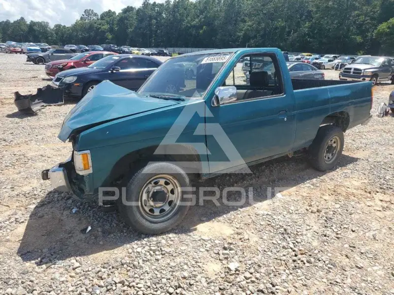 1995 Nissan Navara photo