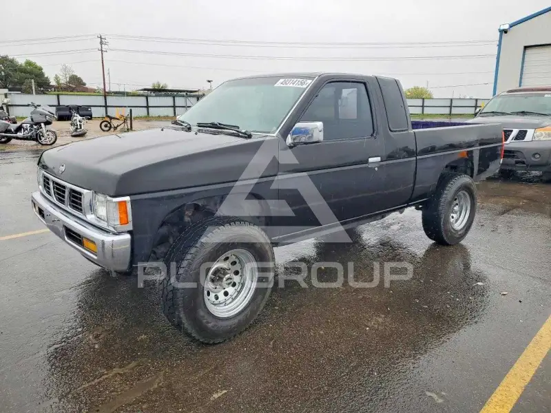 1995 Nissan Navara photo