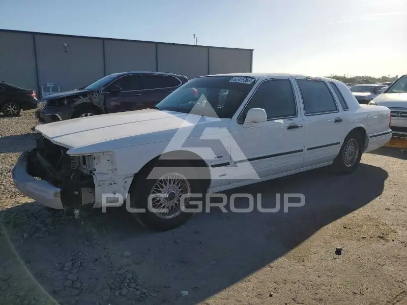 1995 Lincoln Town фото