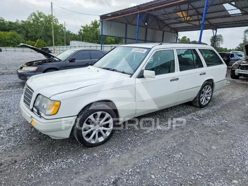 1995 Mercedes Benz E-Class photo
