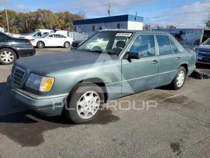 1995 Mercedes Benz E-Class photo
