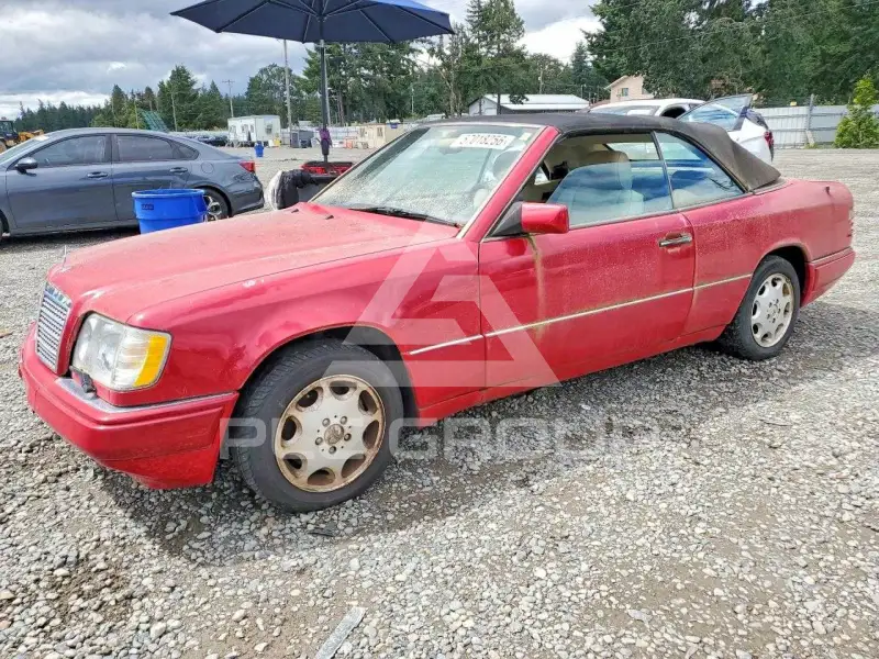 1995 Mercedes Benz E-Class photo