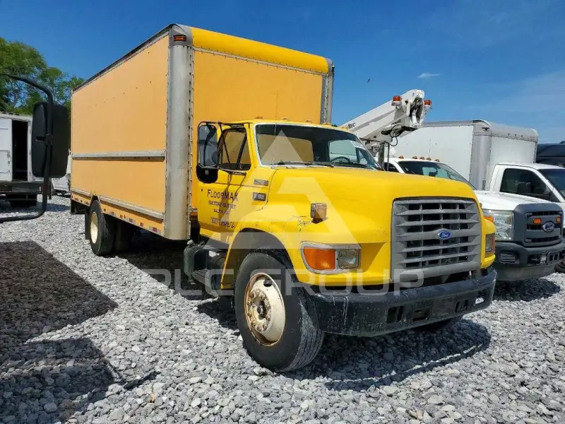 1995 Ford F-700 фото