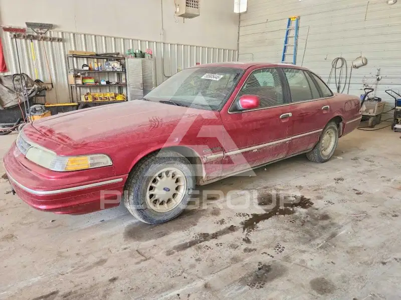 1995 Ford CROWN фото