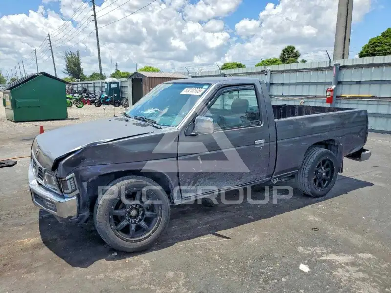 1996 Nissan Navara photo