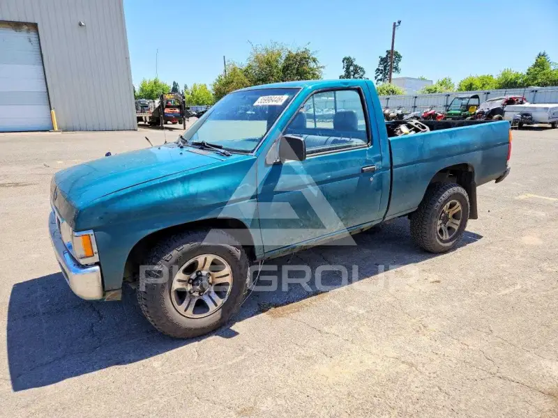 1996 Nissan Navara photo