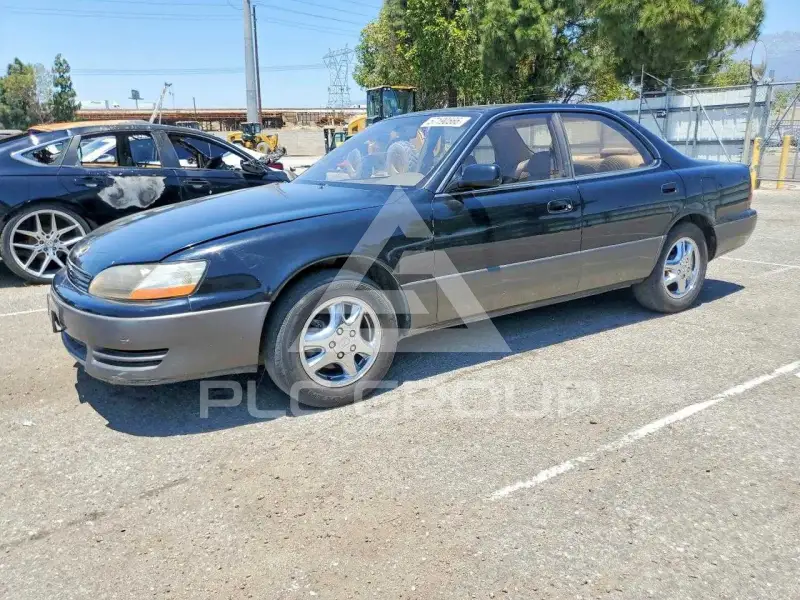 1996 Lexus ES300 photo