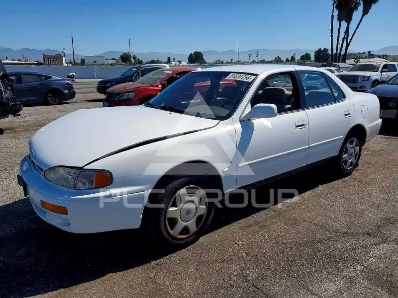 1996 Toyota CAMRY photo