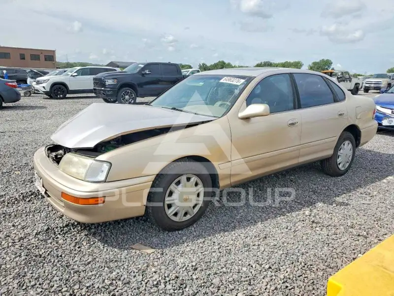 1996 Toyota AVALON photo