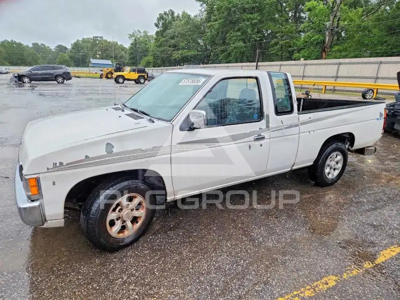 1997 Nissan Navara photo