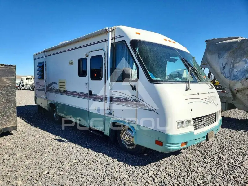 1997 Chevrolet P30 photo
