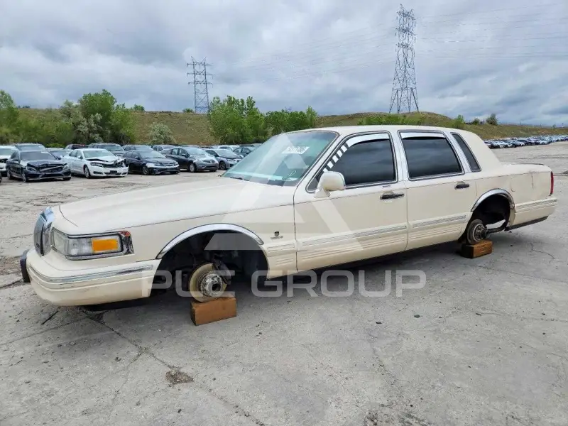 1997 Lincoln Town фото