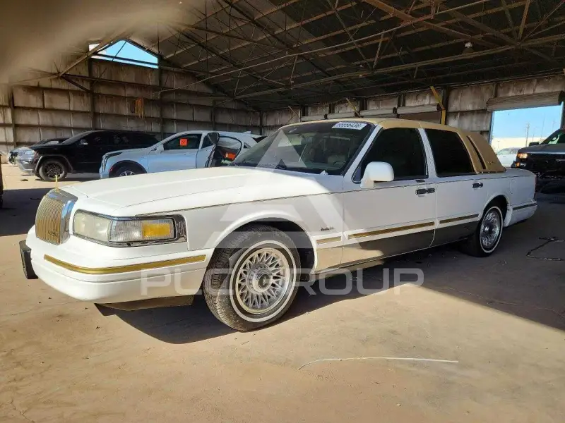 1997 Lincoln Town фото