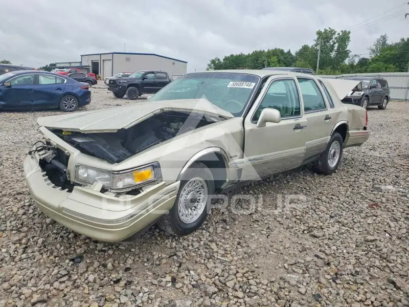 1997 Lincoln Town photo