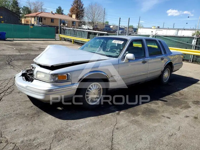 1997 Lincoln Town фото