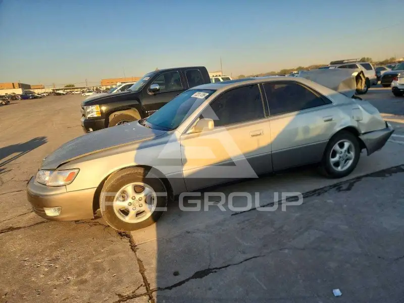 1997 Lexus ES300 photo