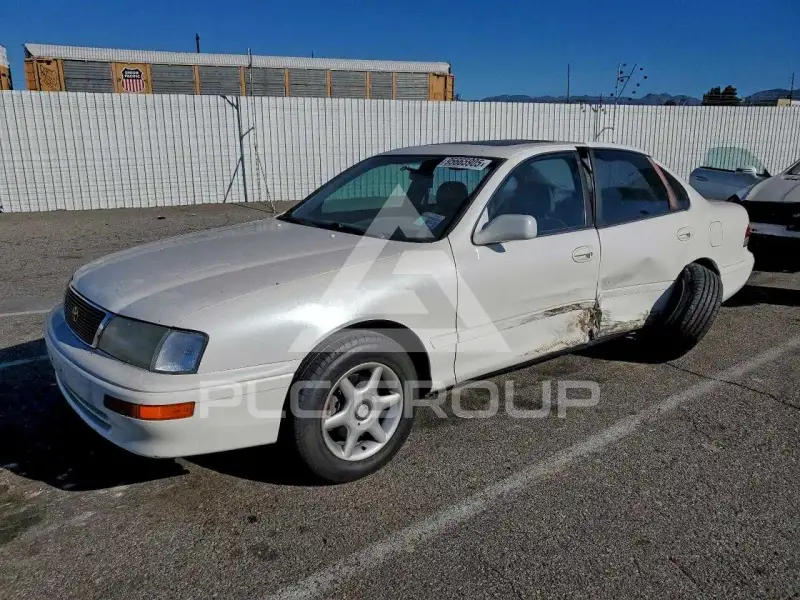1997 Toyota AVALON photo