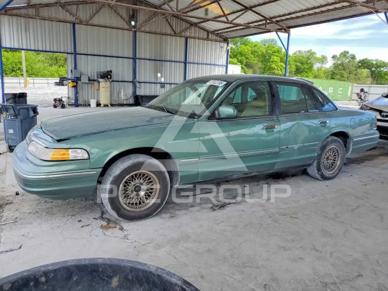 1997 Ford CROWN фото
