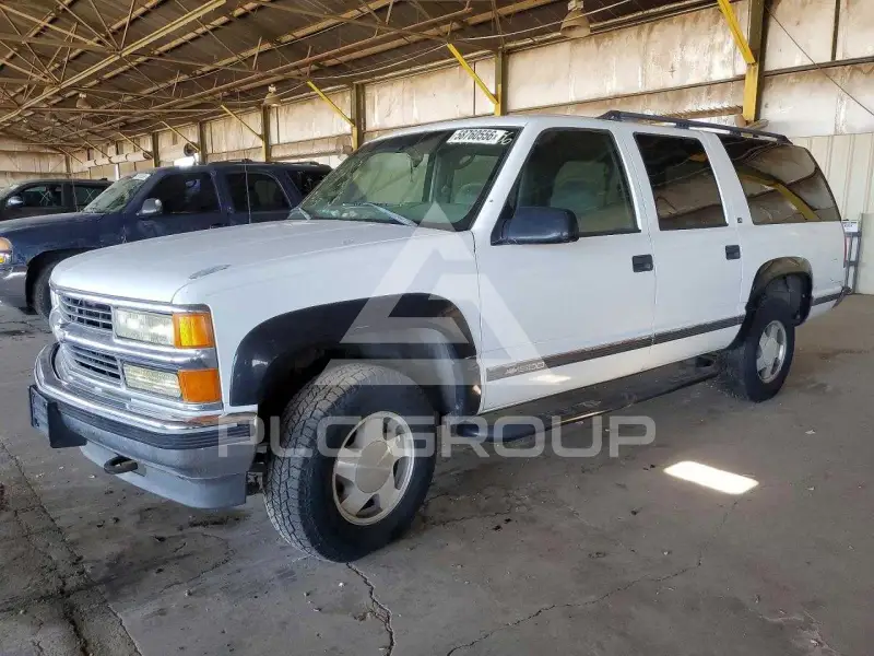 1998 Chevrolet Suburan photo