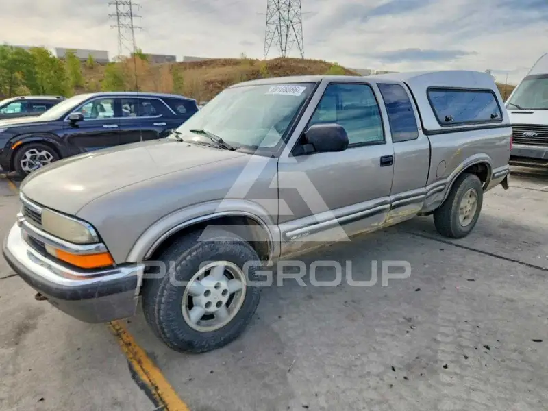 1998 Chevrolet S10 photo