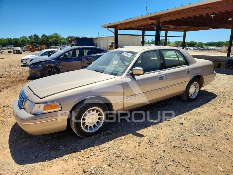 1998 Ford CROWN photo