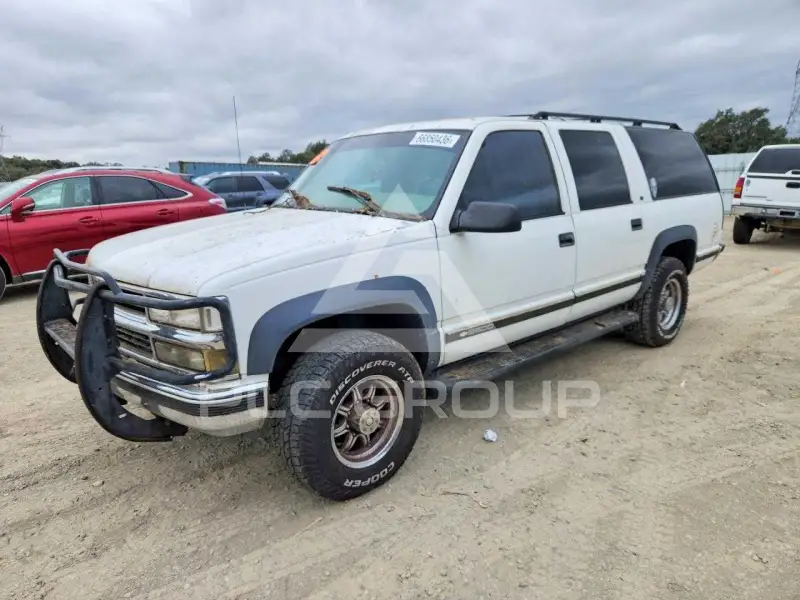 1999 Chevrolet Suburan photo