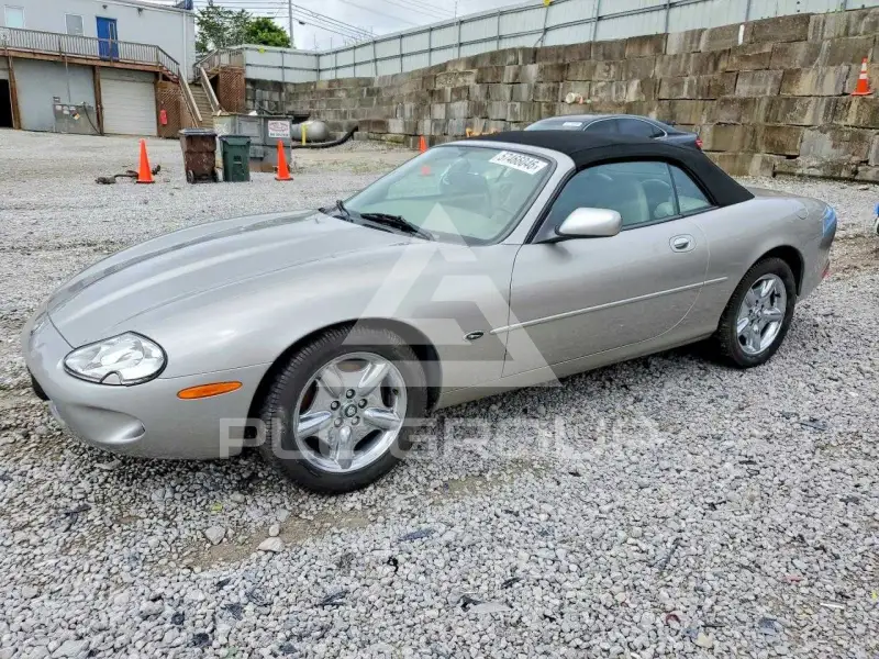 1999 Jaguar XK8 photo