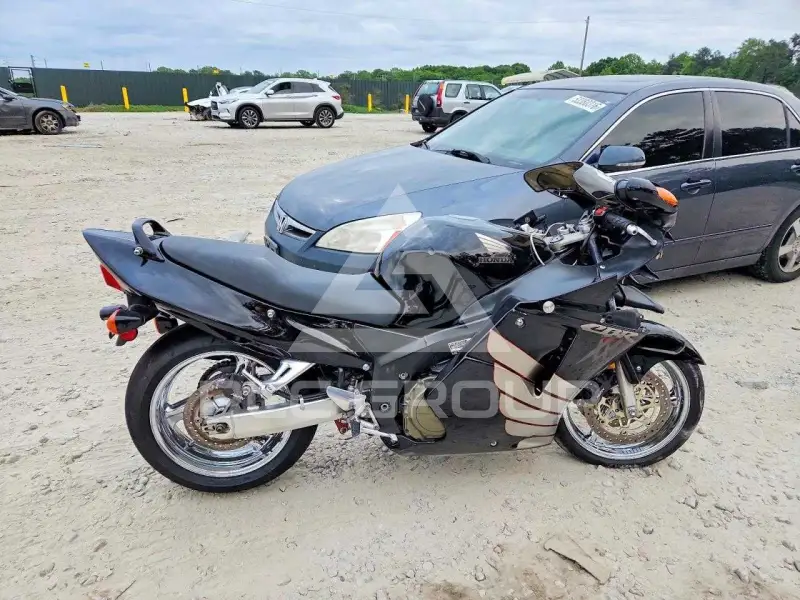 1999 Honda CBR photo