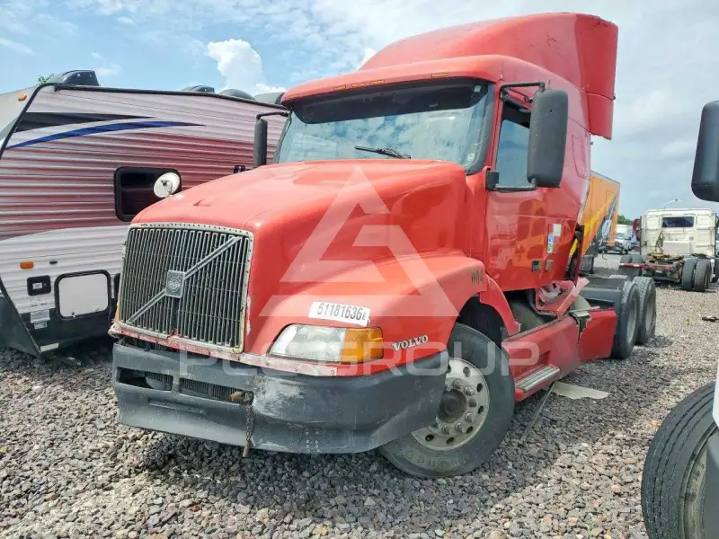 1999 Volvo VNL фото