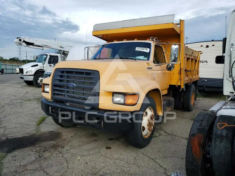 1999 Ford F-800 фото