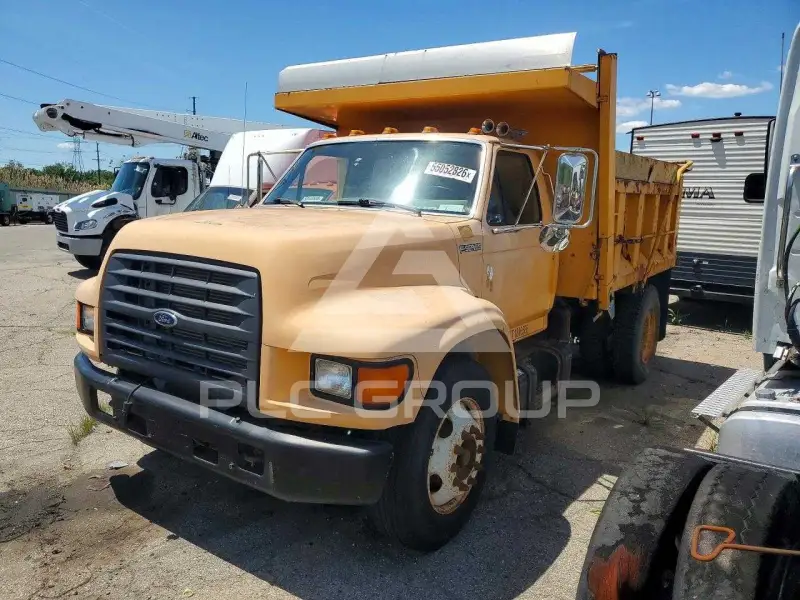 1999 Ford F-800 фото
