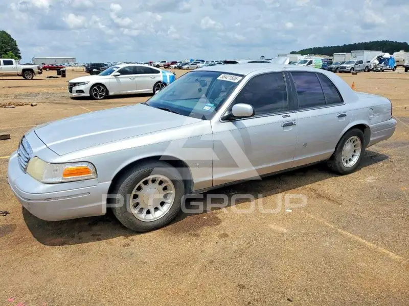 1999 Ford CROWN фото