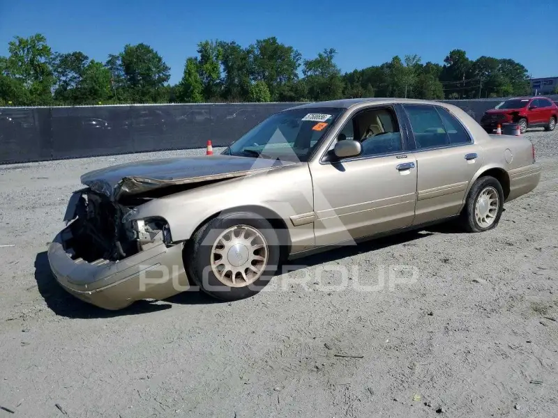 1999 Ford CROWN фото