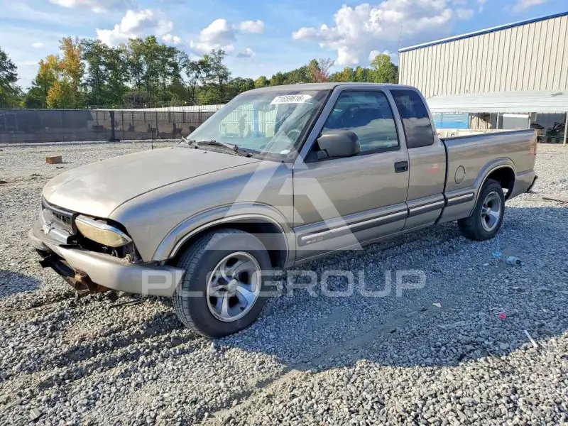 2000 Chevrolet S10 photo