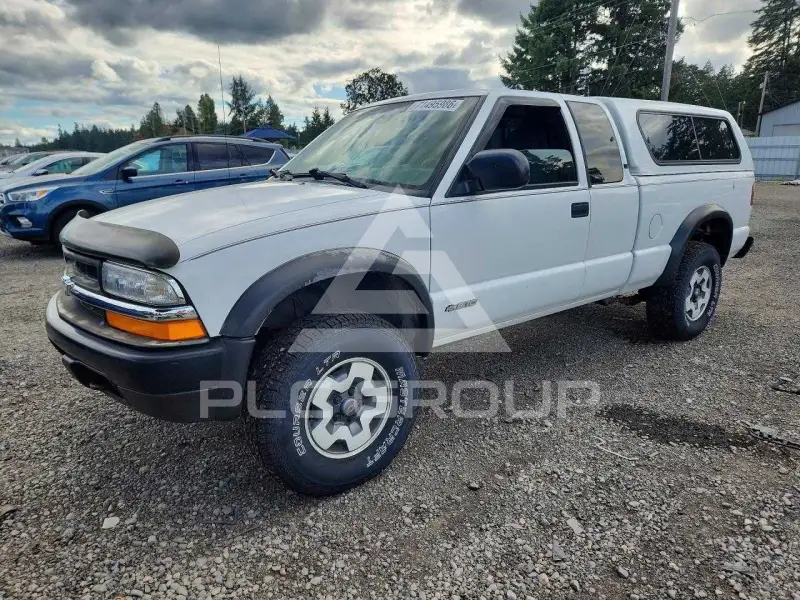 2000 Chevrolet S10 фото