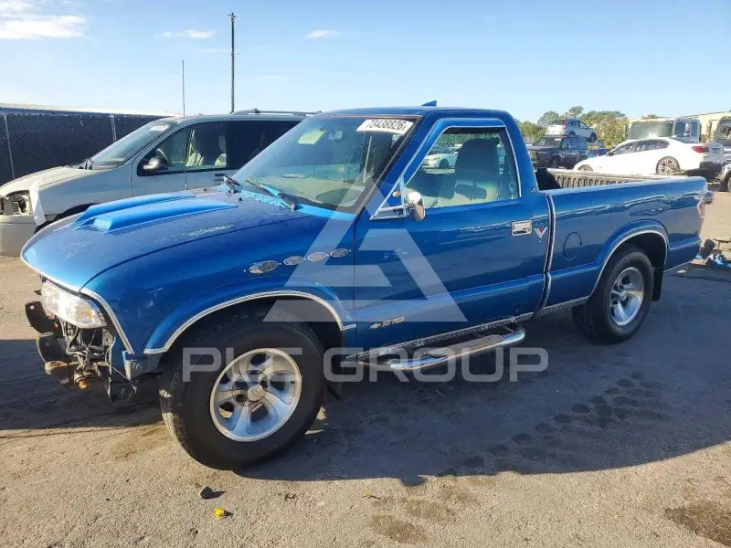 2000 Chevrolet S10 фото