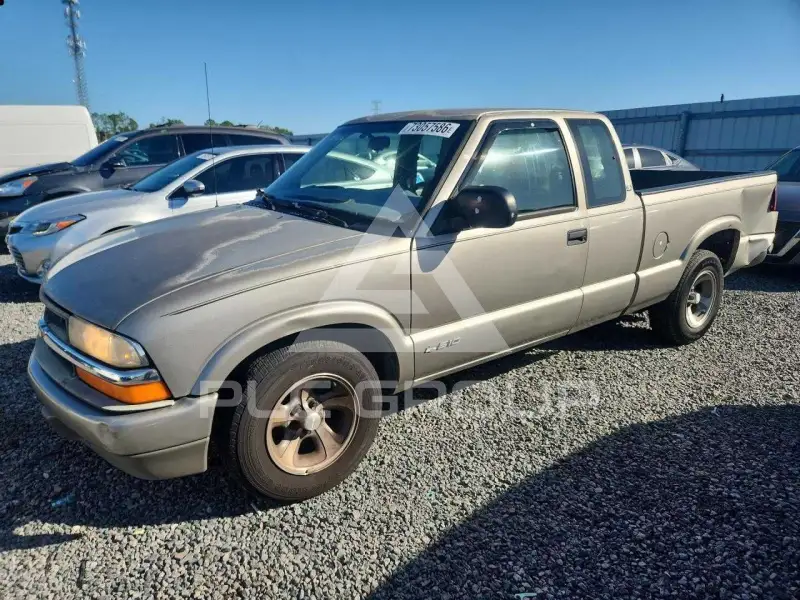 2000 Chevrolet S10 photo