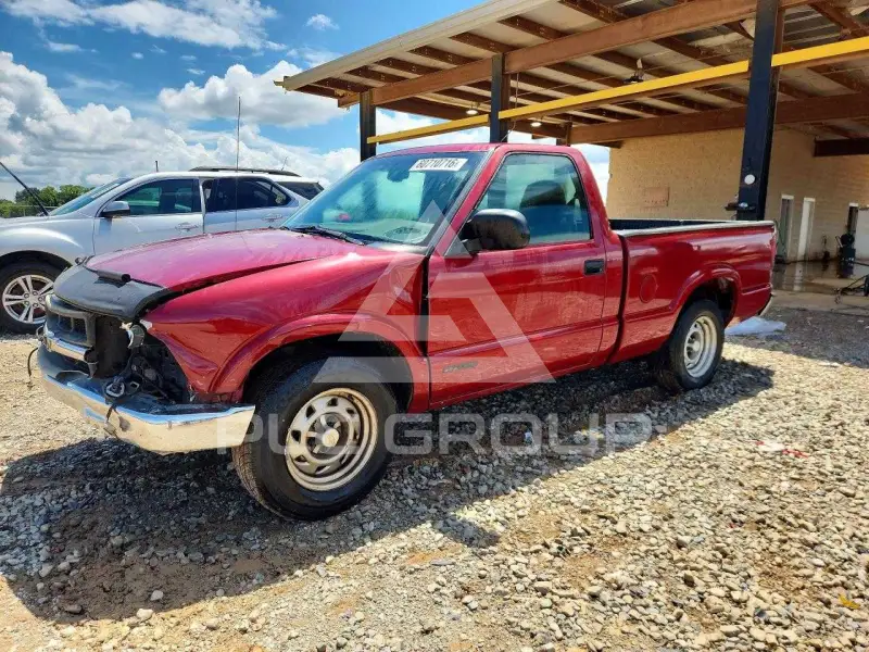 2000 Chevrolet S10 photo