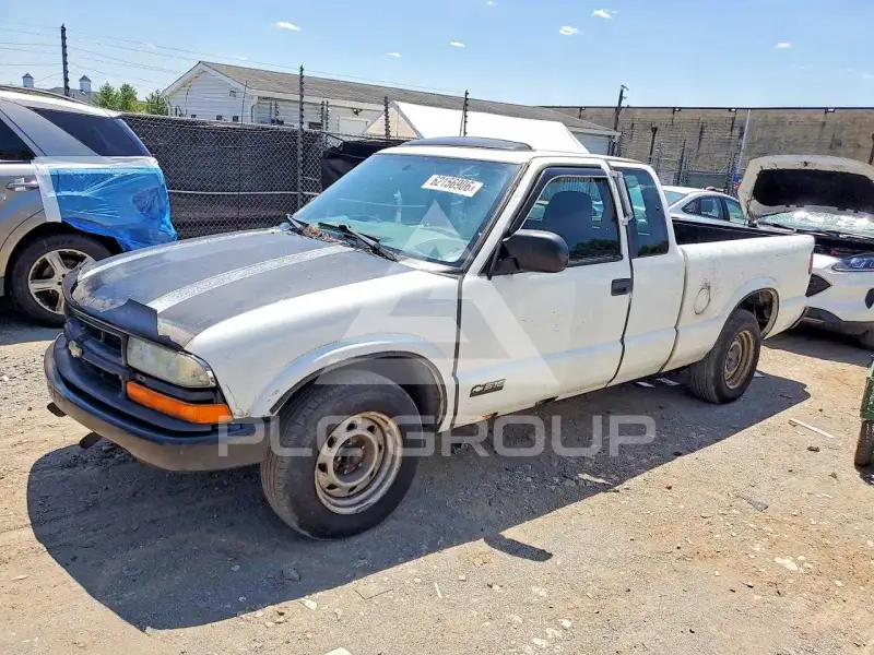 2000 Chevrolet S10 фото