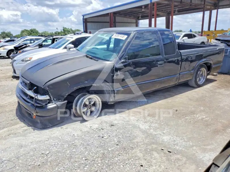 2000 Chevrolet S10 photo