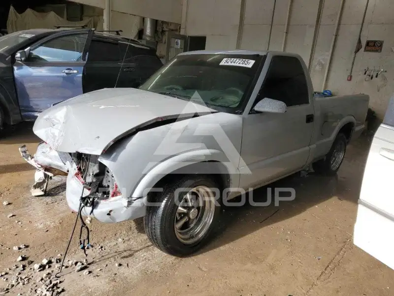 2000 Chevrolet S10 photo