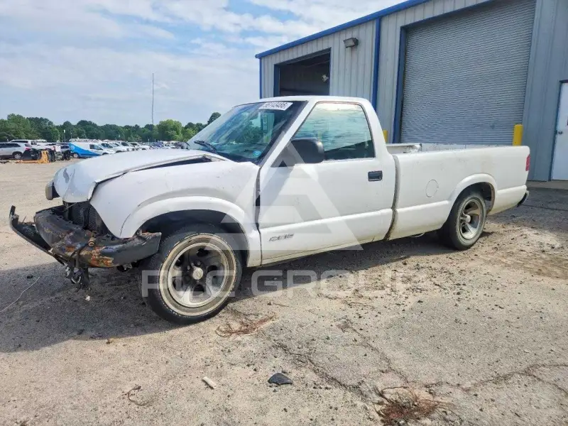 2000 Chevrolet S10 фото